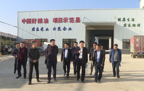 廖星辉调研全市粮食安全省长责任制落实暨“中国好粮油”项目实施情况